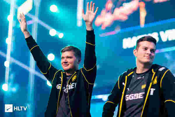 队在面对中 队在面对中